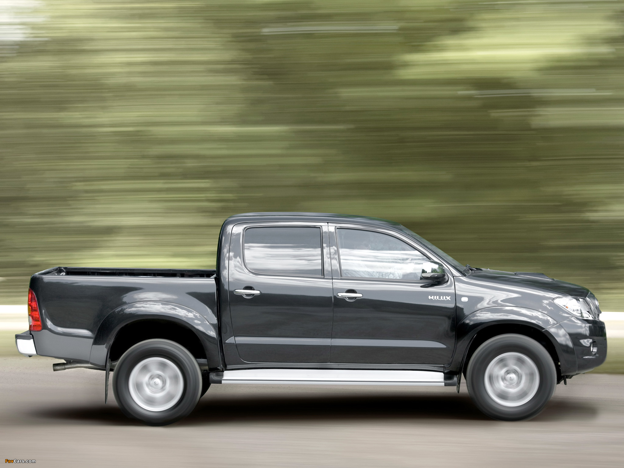 Images of Toyota Hilux Double Cab 2008–11 (2048 x 1536)