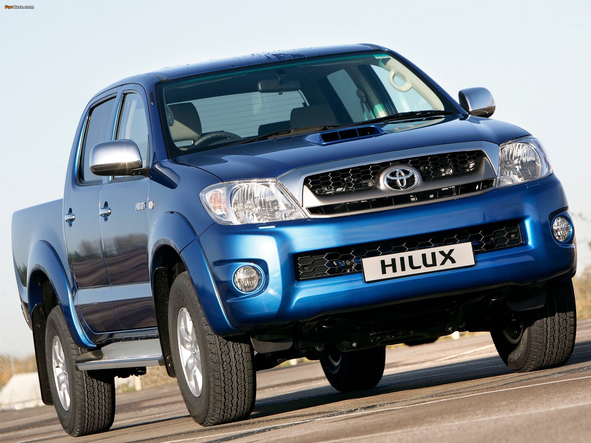 Images of Toyota Hilux Double Cab UK-spec 2008–11 (2048 x 1536)