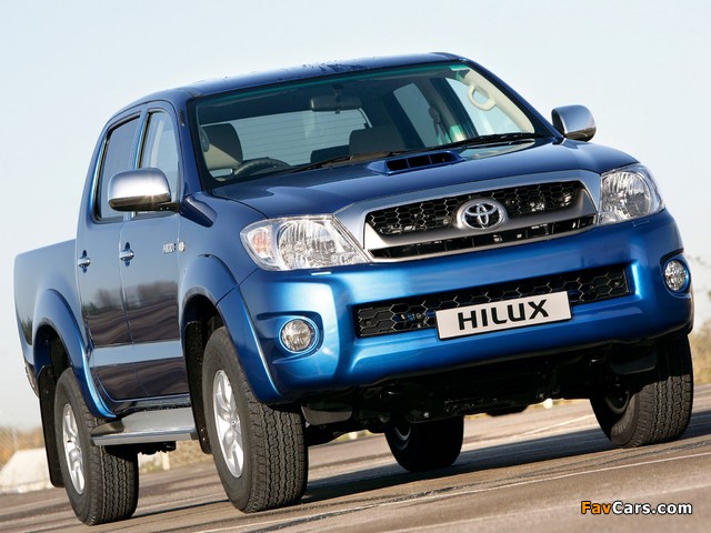 Images of Toyota Hilux Double Cab UK-spec 2008–11 (640 x 480)