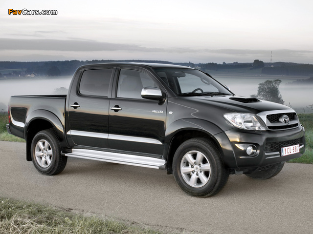 Images of Toyota Hilux Double Cab 2008–11 (640 x 480)