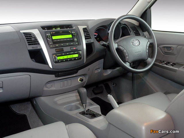 Images of Toyota Hilux Legend 40 Double Cab 2010 (640 x 480)