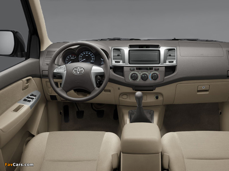 Images of Toyota Hilux Double Cab G-Type 4h2 2011–12 (800 x 600)