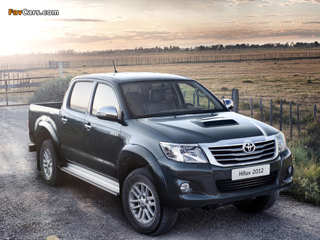 Images of Toyota Hilux Double Cab 2011 (640 x 480)