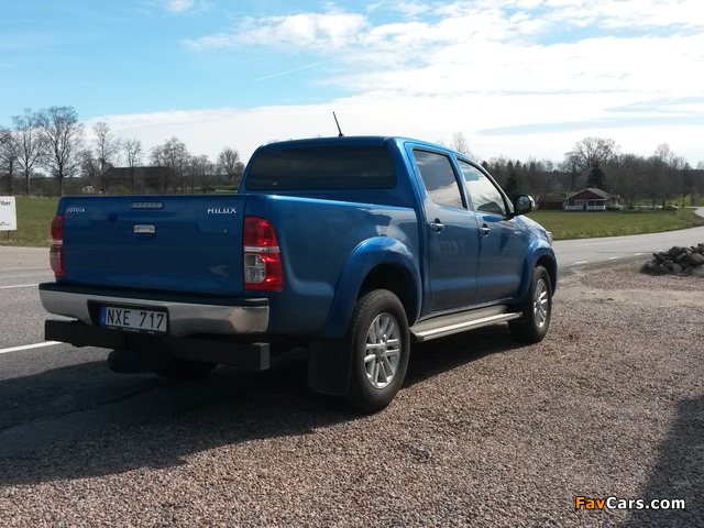 Images of Toyota Hilux Double Cab 2011 (640 x 480)