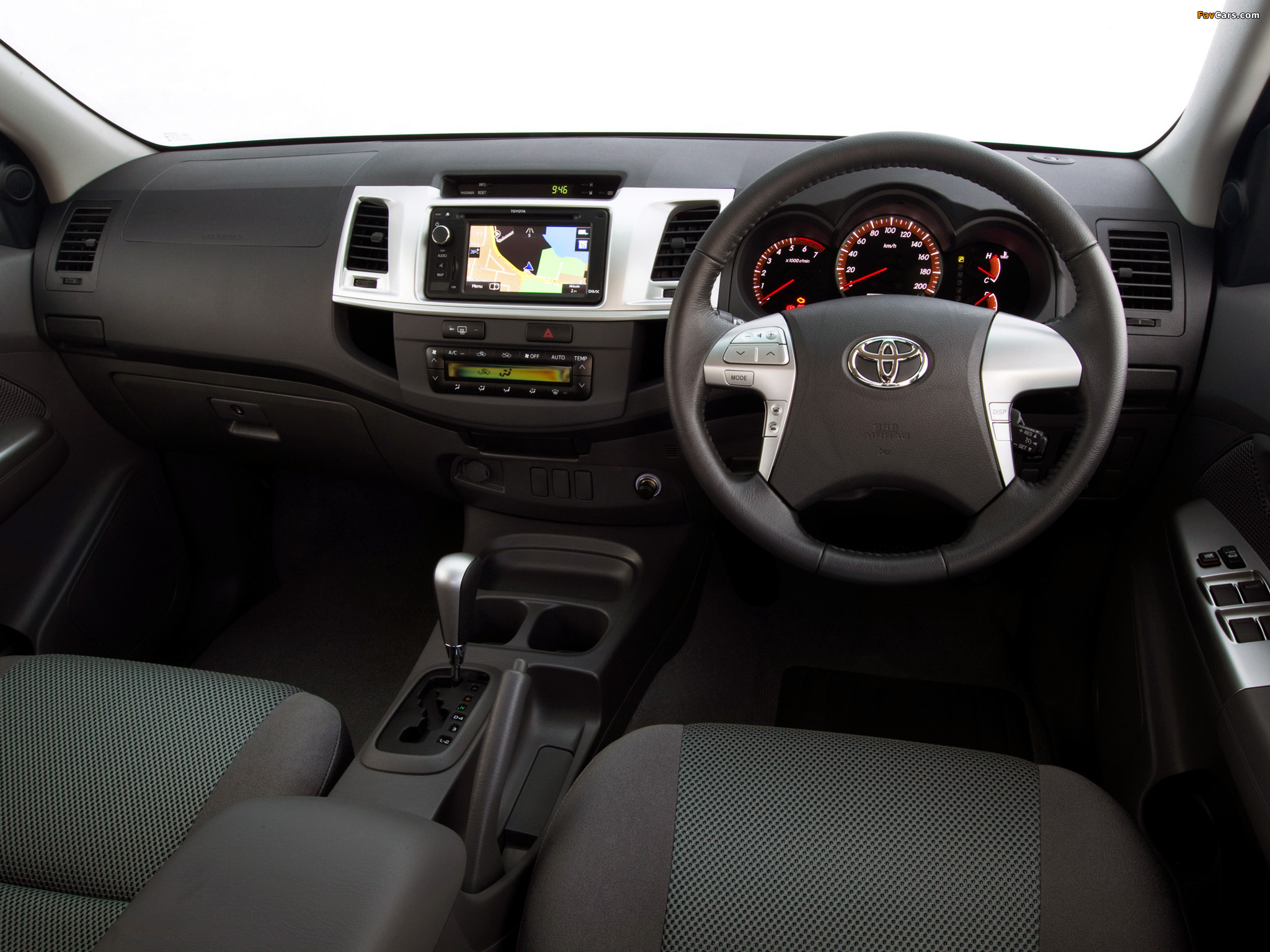 Images of Toyota Hilux SR5 Double Cab 4x2 AU-spec 2011 (2048 x 1536)
