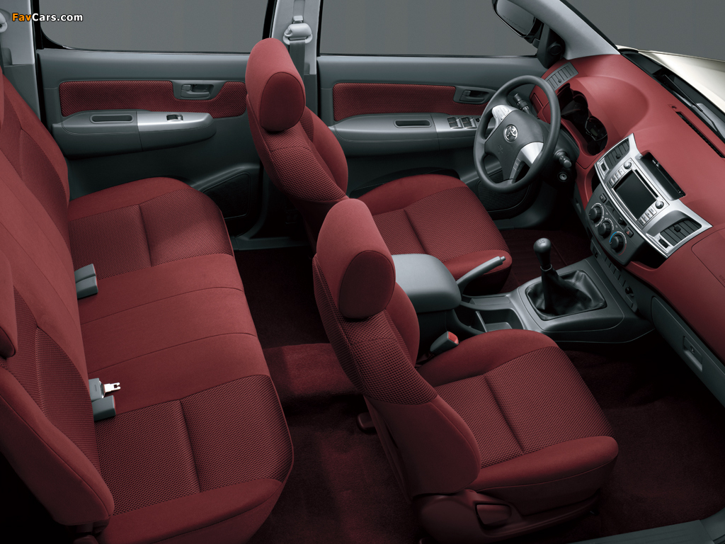 Images of Toyota Hilux Double Cab 4x2 2011 (1024 x 768)