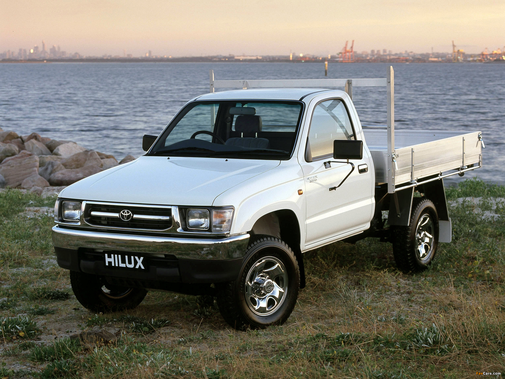 Photos of Toyota Hilux Single Cab Chassis AU-spec 1997–2001 (2048 x 1536)