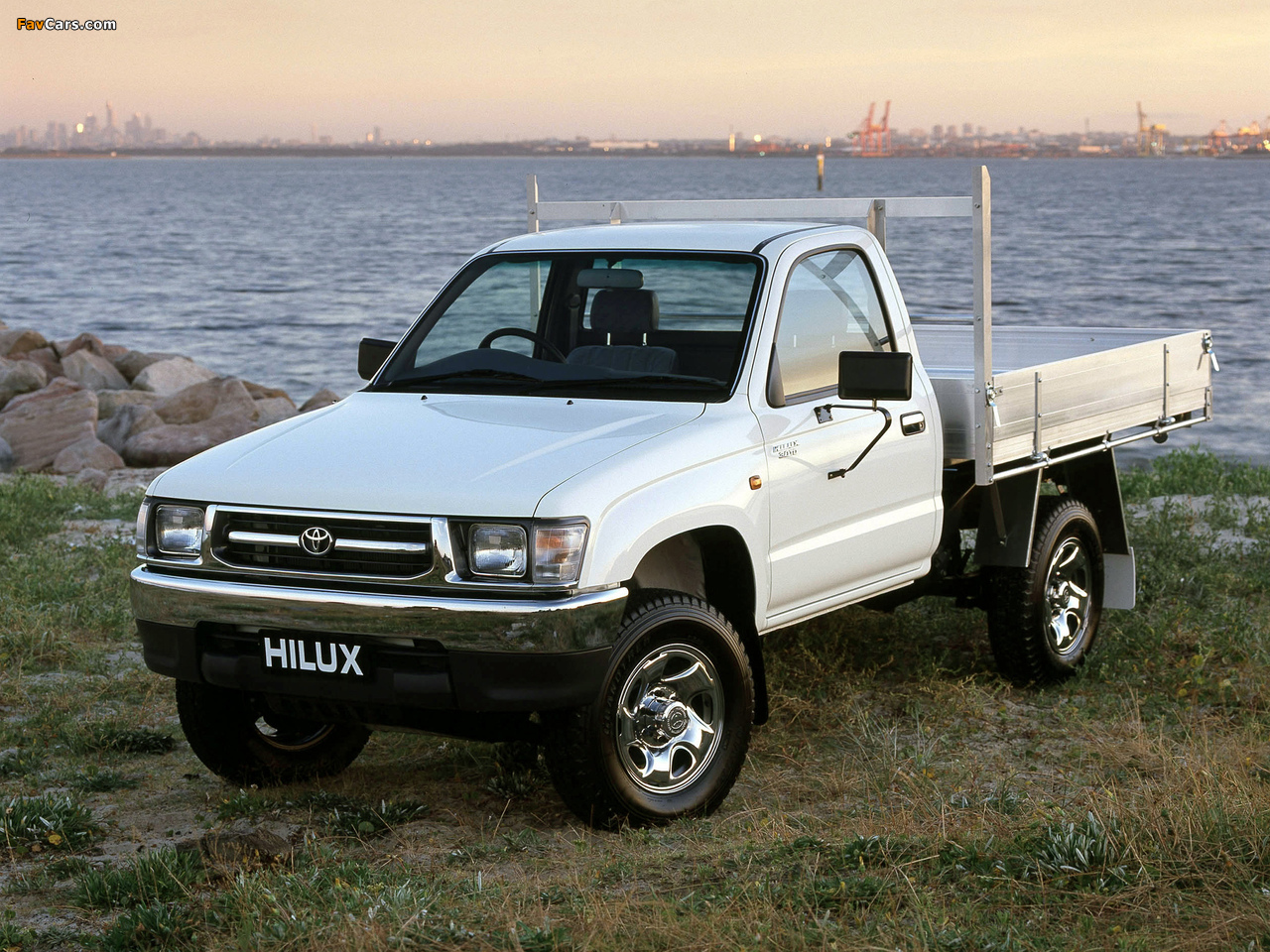 Photos of Toyota Hilux Single Cab Chassis AU-spec 1997–2001 (1280 x 960)