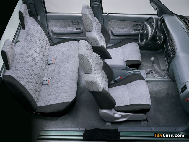 Photos of Toyota Hilux Double Cab 1997–2001 (640 x 480)