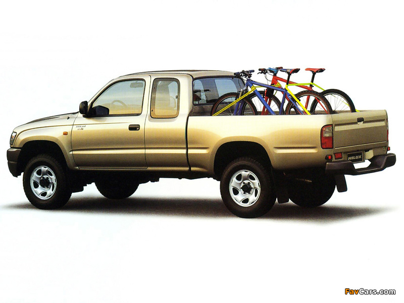 Photos of Toyota Hilux Xtra Cab 1997–2001 (800 x 600)