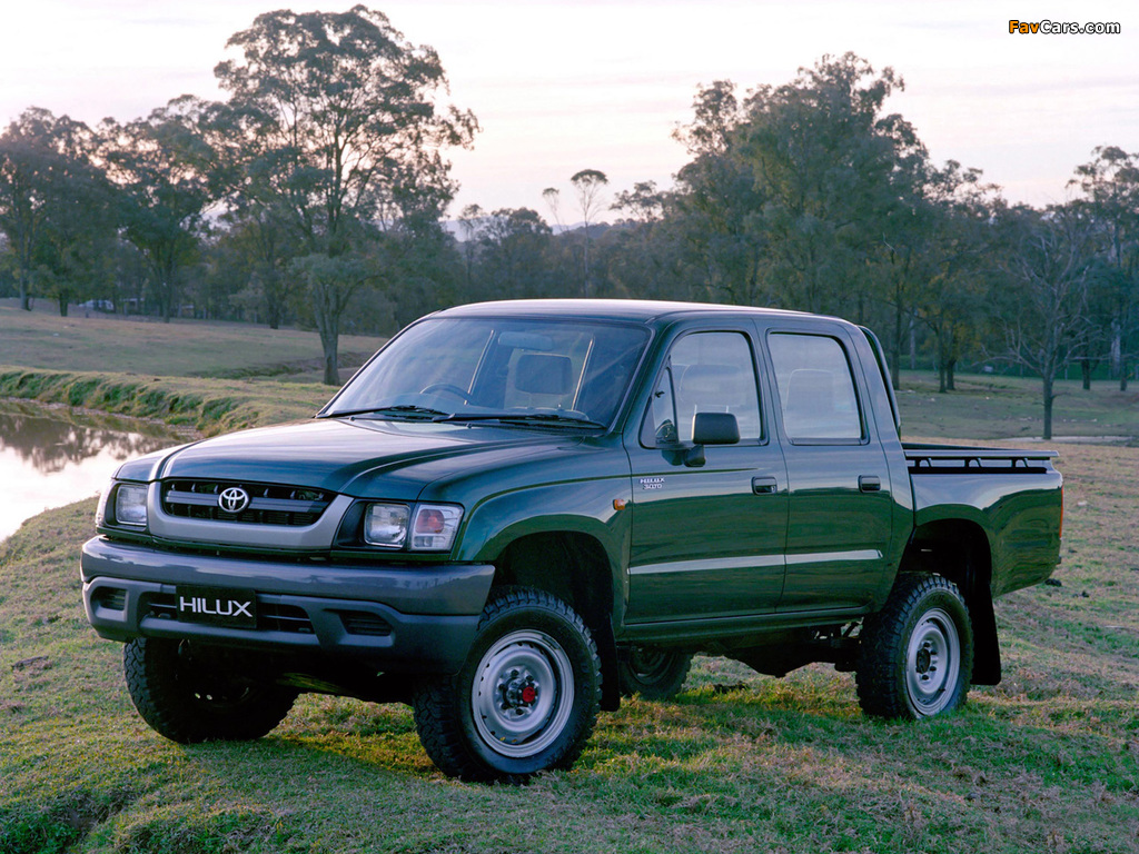 Photos of Toyota Hilux Double Cab AU-spec 2001–05 (1024 x 768)