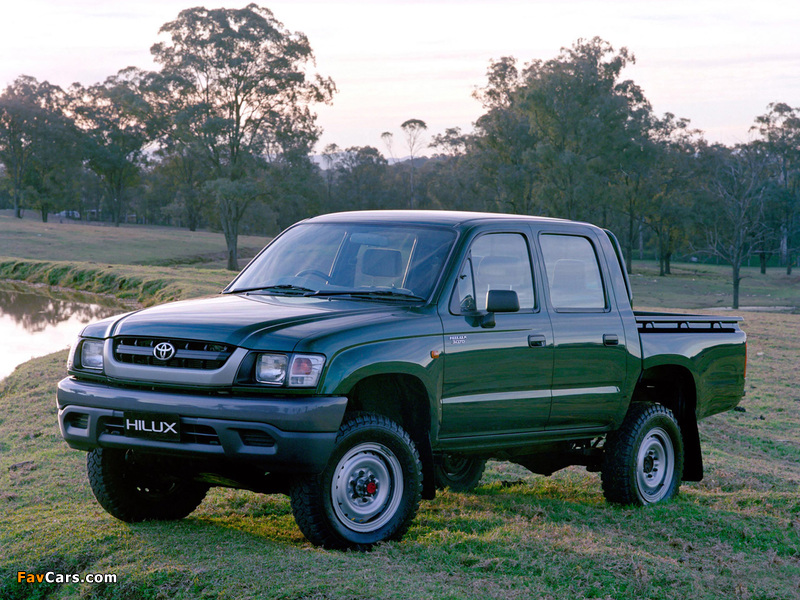 Photos of Toyota Hilux Double Cab AU-spec 2001–05 (800 x 600)