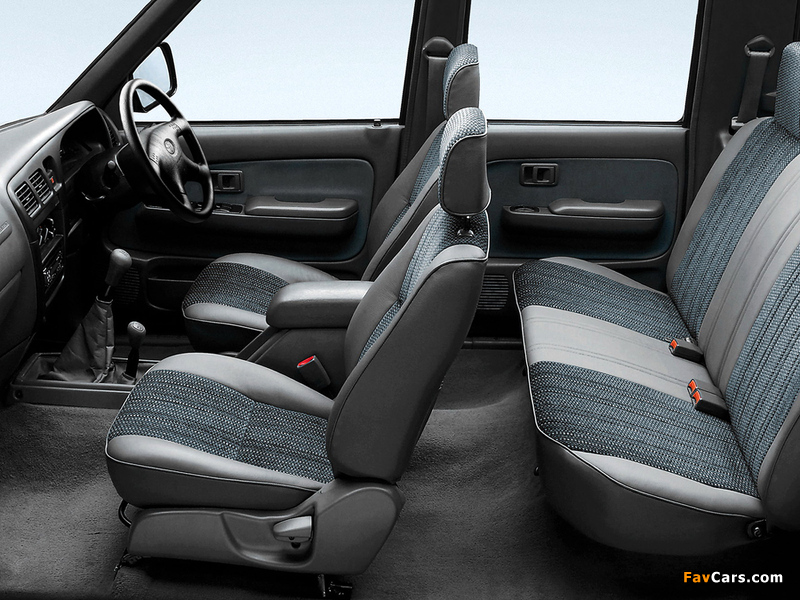 Photos of Toyota Hilux 2700i Raider Double Cab ZA-spec 2001–05 (800 x 600)