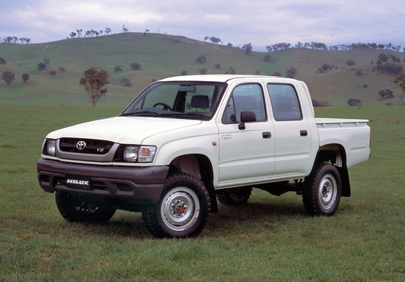 Photos of Toyota Hilux Double Cab AU-spec 2001–05