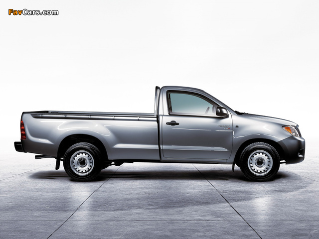 Photos of Toyota Hilux Regular Cab 2005–08 (640 x 480)