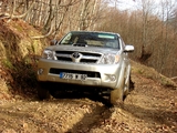 Photos of Toyota Hilux 3.0 4D Turbo Double Cab 2005–08