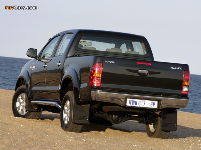 Photos of Toyota Hilux Double Cab 2005–08 (640 x 480)