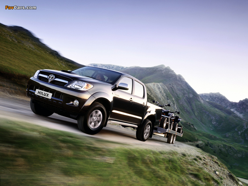 Photos of Toyota Hilux Double Cab 2005–08 (800 x 600)