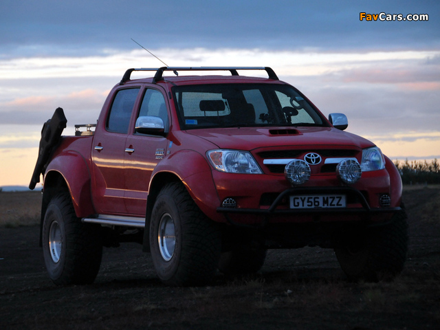 Photos of Arctic Trucks Toyota Hilux Invincible AT38 2007 (640 x 480)