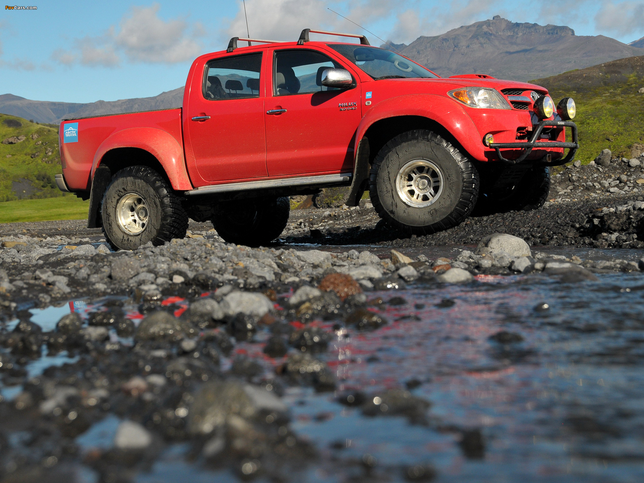 Photos of Arctic Trucks Toyota Hilux Invincible AT38 2007 (2048 x 1536)