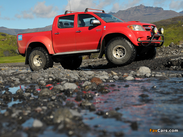 Photos of Arctic Trucks Toyota Hilux Invincible AT38 2007 (640 x 480)