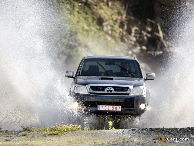 Photos of Toyota Hilux Double Cab 2008–11 (640 x 480)
