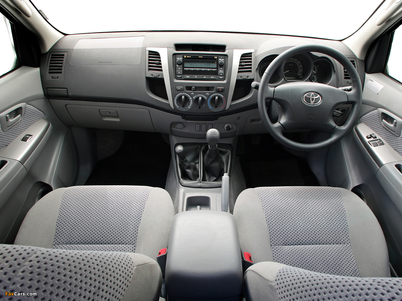 Photos of Toyota Hilux Single Cab ZA-spec 2008–11 (1280 x 960)