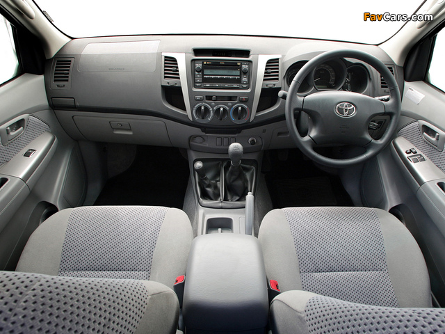Photos of Toyota Hilux Single Cab ZA-spec 2008–11 (640 x 480)