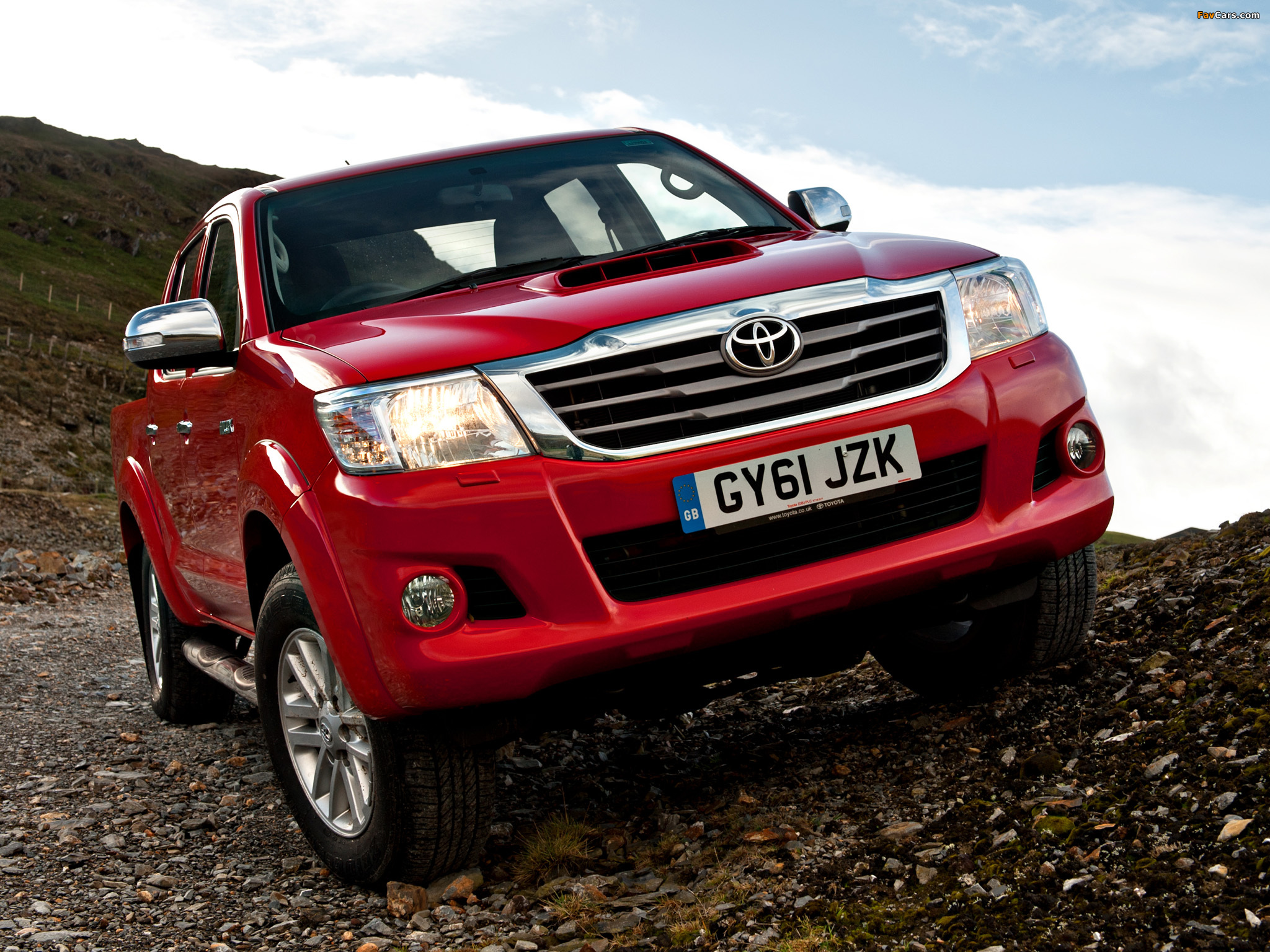 Photos of Toyota Hilux Double Cab UK-spec 2011 (2048 x 1536)