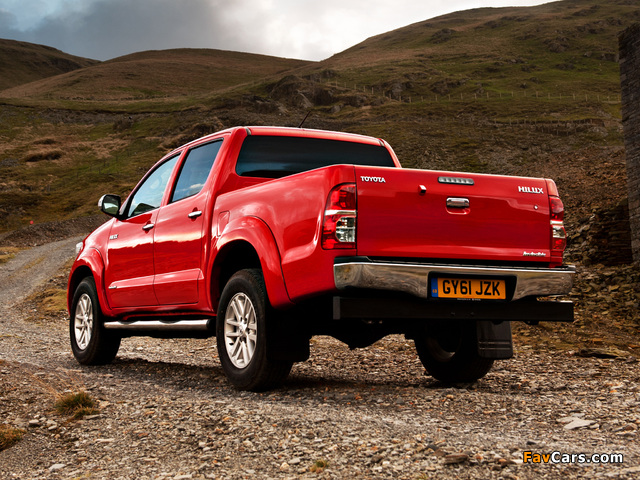 Photos of Toyota Hilux Double Cab UK-spec 2011 (640 x 480)