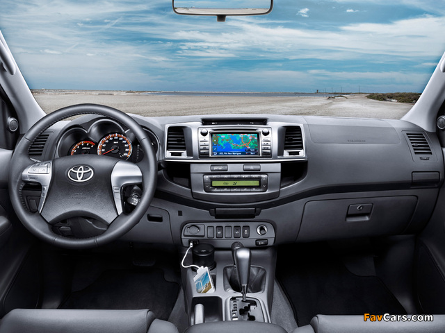 Photos of Toyota Hilux Double Cab 2011 (640 x 480)