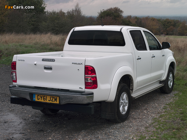 Photos of Toyota Hilux Double Cab UK-spec 2011 (640 x 480)