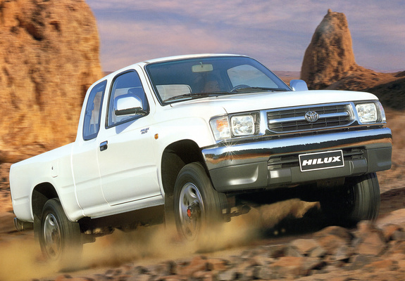 Pictures of Toyota Hilux Xtra Cab 1997–2001