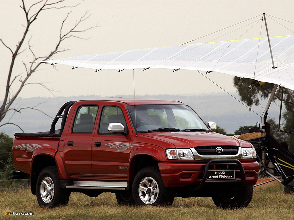 Pictures of Toyota Hilux 2700i Raider Double Cab ZA-spec 2001–05 (1024 x 768)