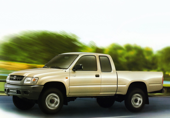 Pictures of Toyota Hilux Xtra Cab 2001–05