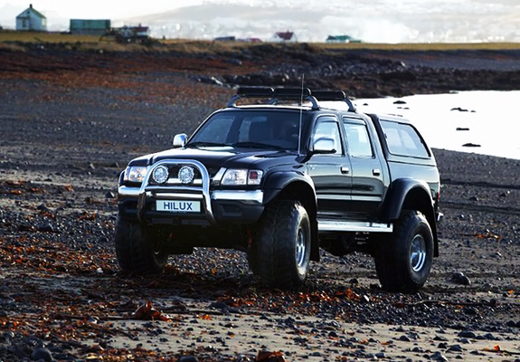 Pictures of Arctic Trucks Toyota Hilux Double Cab AT38 2001–05