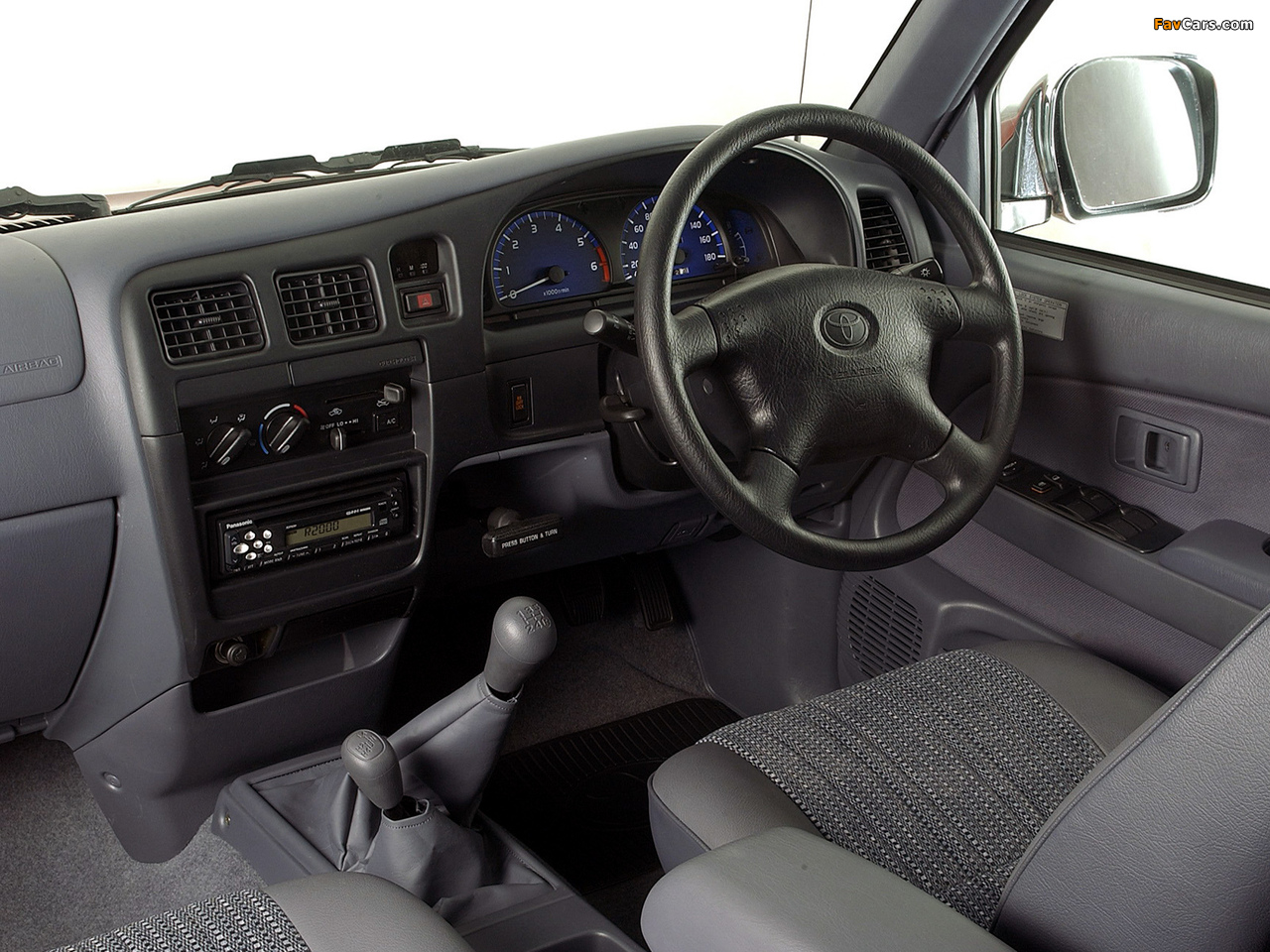 Pictures of Toyota Hilux 2700i Raider Double Cab ZA-spec 2001–05 (1280 x 960)