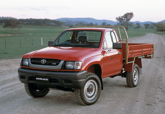Pictures of Toyota Hilux Single Cab Chassis AU-spec 2001–05