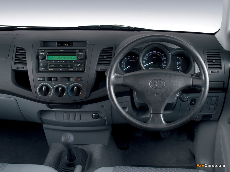 Pictures of Toyota Hilux Single Cab ZA-spec 2005–08 (800 x 600)