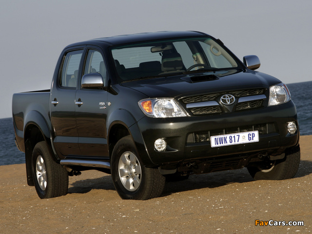 Pictures of Toyota Hilux Double Cab 2005–08 (640 x 480)