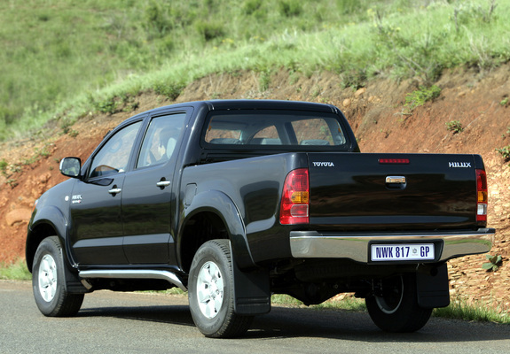 Pictures of Toyota Hilux Double Cab 2005–08