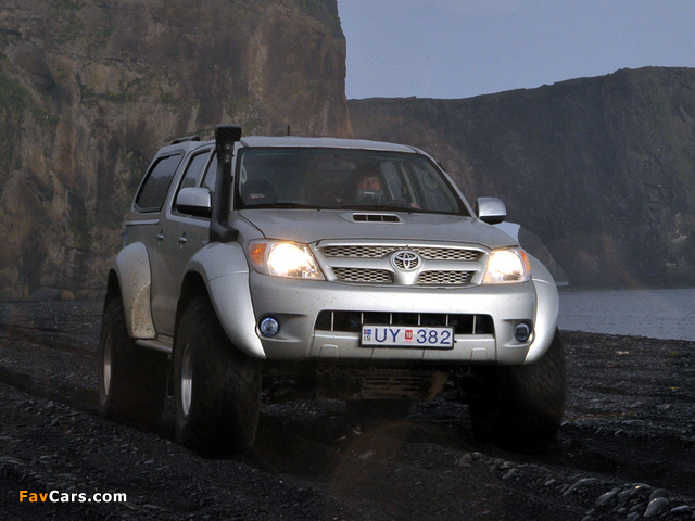 Pictures of Arctic Trucks Toyota Hilux Double Cab AT35 2007 (640 x 480)