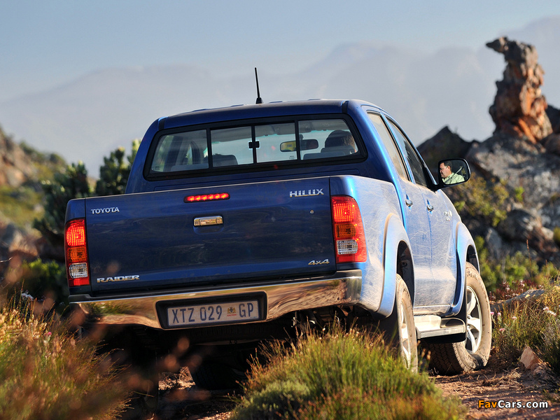 Pictures of Toyota Hilux Double Cab ZA-spec 2008–11 (800 x 600)