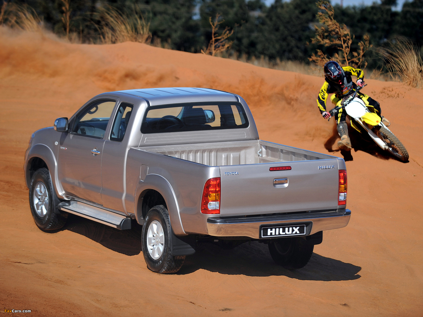 Pictures of Toyota Hilux Xtra Cab ZA-spec 2008–11 (1600 x 1200)