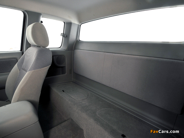 Pictures of Toyota Hilux Xtra Cab ZA-spec 2008–11 (640 x 480)