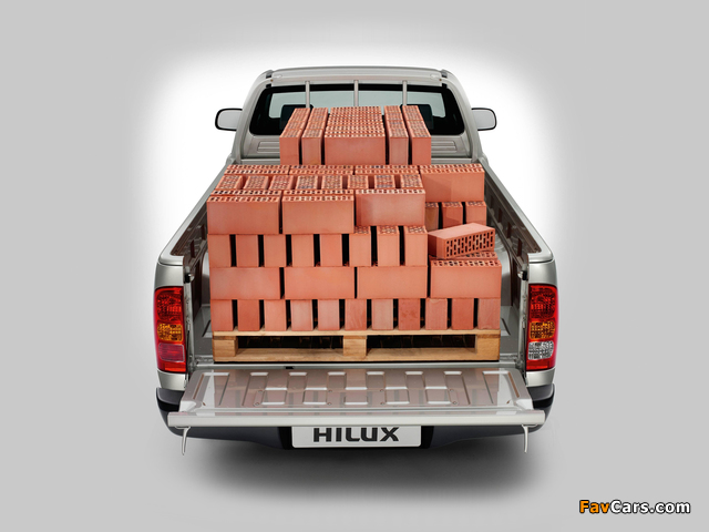 Pictures of Toyota Hilux Regular Cab 2008–11 (640 x 480)