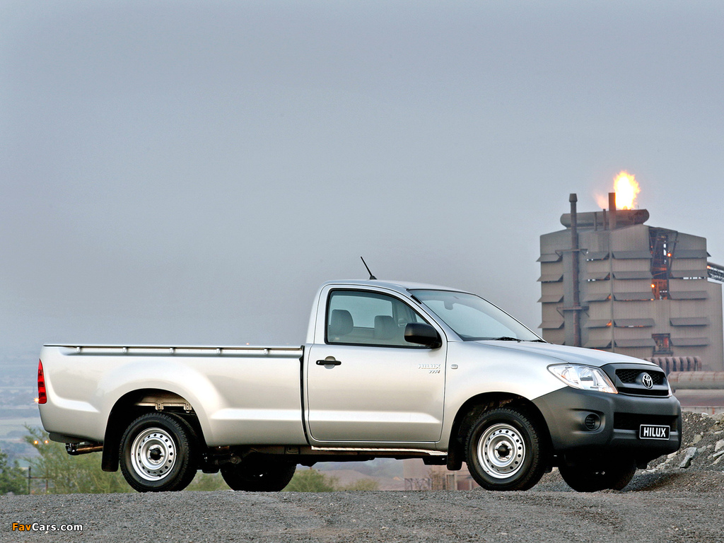 Pictures of Toyota Hilux Regular Cab ZA-spec 2008–11 (1024 x 768)