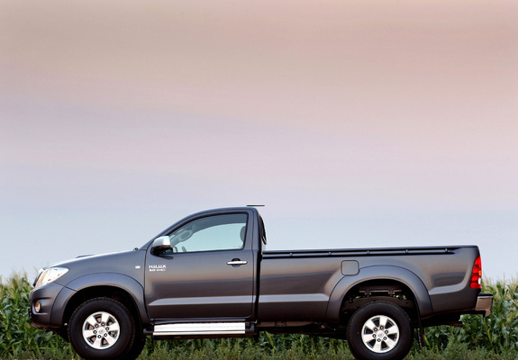 Pictures of Toyota Hilux Single Cab ZA-spec 2008–11