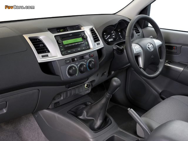 Pictures of Toyota Hilux Xtra Cab ZA-spec 2011 (640 x 480)