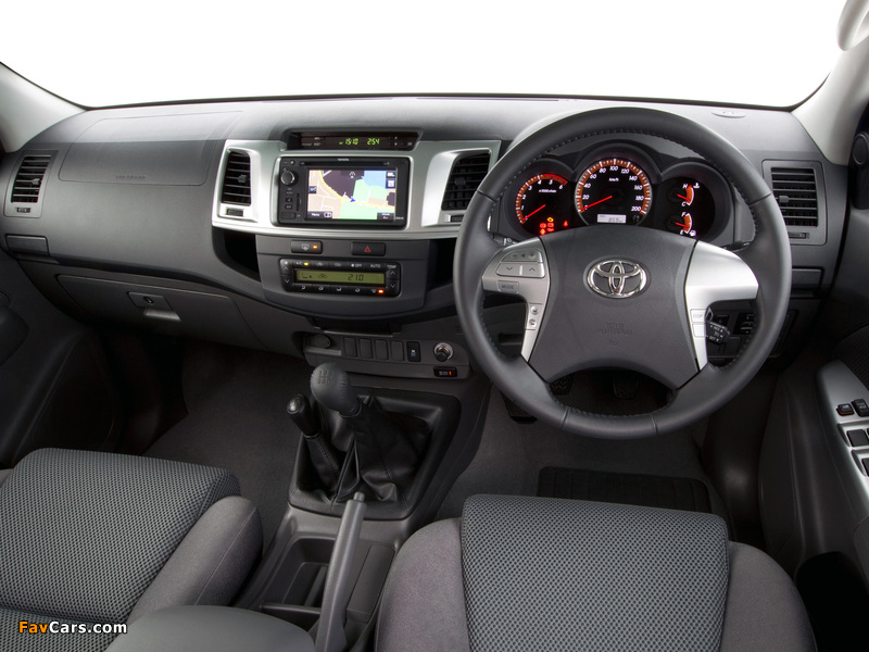 Pictures of Toyota Hilux SR5 Double Cab 4x4 AU-spec 2011 (800 x 600)